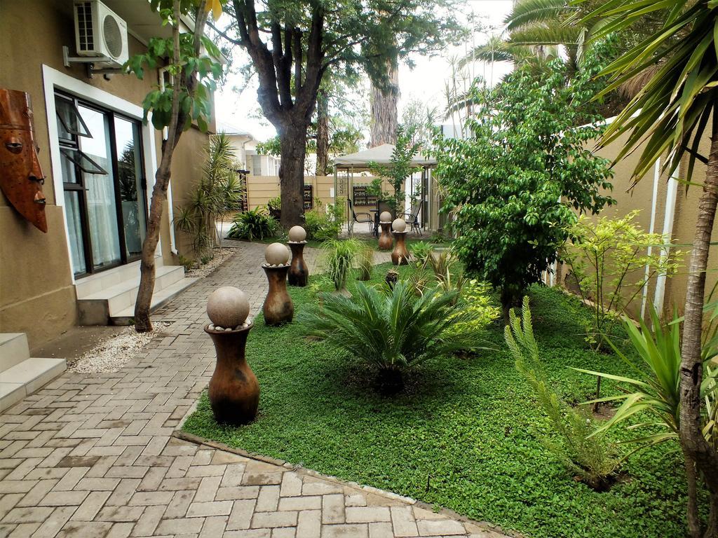 Uzuri Guesthouse Cc Windhoek Exteriér fotografie
